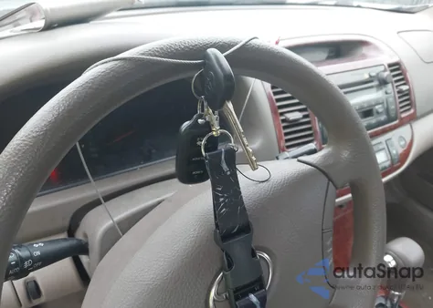 2005 Toyota Camry Le/Xle/Se из США, поврежденный, VIN 4T1BE30K55U566826